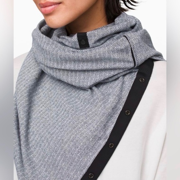 lululemon athletica Accessories - Lululemon Vinyasa Wrap Scarf OS
